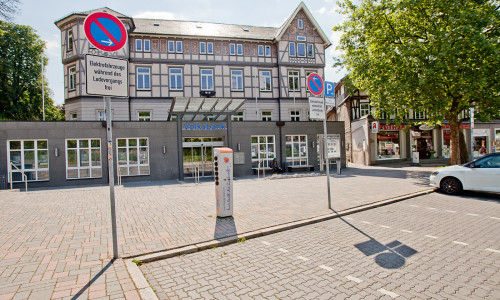 E-Mobil-Parkplätze in der Rosentorstraße. Foto: Alec Pein