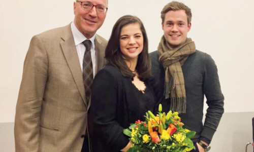 Dr. Hans-Joachim Throl, der Vorsitzende des FDP Kreisverbandes Wolfsburg, Kristin Krumm und Lars Alt, der Kreisvorsitzende der FDP Helmstedt. Foto: FDP Wolfsburg