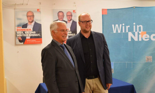 Peter-Jürgen Schneider kam am gestrigen Dienstag auf Einladung des Landtagskandidaten Jörn Domeier nach Königslutter. Foto: SPD Helmstedt