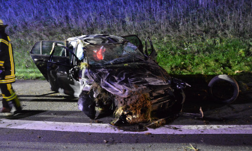 Weil ein Autofahrer eine Krampfanfall am Steuer hatte, kam es zu einem schweren Unfall auf der Autobahn. Fotos: Feuerwehr Cremlingen