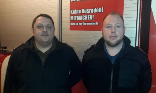 Sascha Kemus, ehemaliger stellvertretender Ortsbrandmeister und André Kohaupt, neuer stellvertretender Ortsbrandmeister. Foto: Feuerwehr Sickte