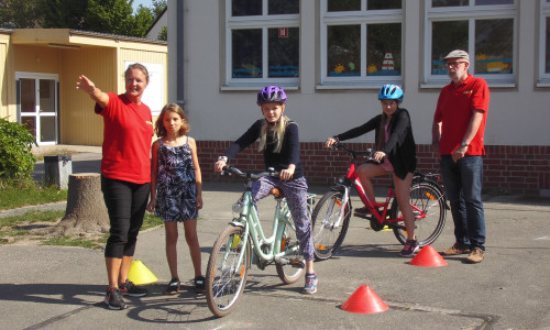 Klasse vier auf dem ACE Fahrradparcours. Foto: Verkehrswacht Wolfsburg