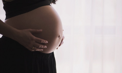 Von mehr als 3.000 Babys, die in den Kliniken in Braunschweig das Licht der Welt erblicken, kommen 30 Prozent per Kaiserschnitt zur Welt. Symbolfoto: Pixabay