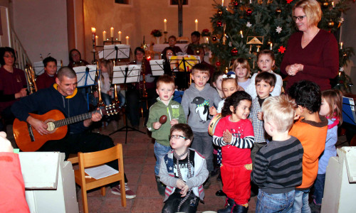 In Rolum fand das erste Weihnachtskonzert statt. Foto: Bernd-Uwe Meyer