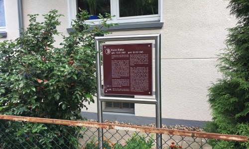 Am Samstag wurde eine Gedenktafel für Kuno Rieke in der Waterloostraße 14 aufgehängt. Foto: Alexanxder Dontscheff