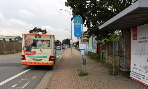 Die Buslinie 791 fährt von der Bushaltestelle „Zum Zollen" ab. Foto: Jan Weber