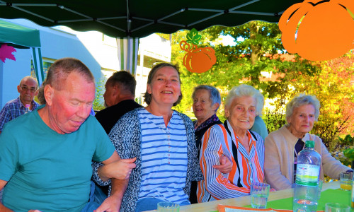 Musik und gute Laune beim Herbstfest. Foto: Alloheim Senioren-Residenz "Salzgitter"