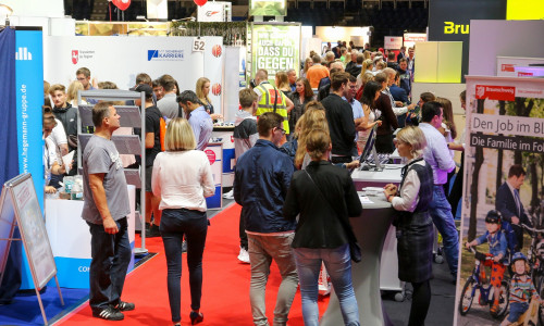 So viele Aussteller wie nie zuvor erwartet die Besucher der Jobmesse. Fotos: BARLAG werbe- & messeagentur GmbH