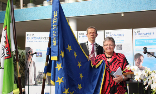 Mit der Verleihung der Ehrenfahne des Europarates erreicht Wolfsburg die zweite Stufe des Europapreises. Fotos / Video: Sandra Zecchino