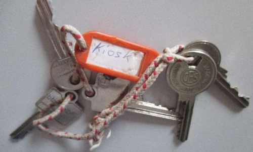 Eines der beiden Schlüsselbunde, die noch nicht zugeordnet werden konnten. Fotos: Polizei Braunschweig