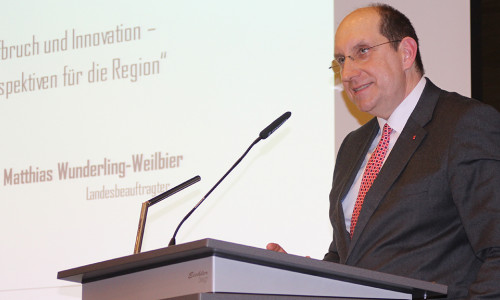 Redet die Region stark - der Landesbeauftragte für Regionalentwicklung Matthias Wunderling-Weilbier beim Wirtschaftstreffen in der IHK-Braunschweig. Foto: André Ehlers