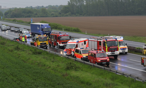 Am Stauende auf der A39 kam es zu einem schweren Auffahrunfall. Foto: Rudolf Karliczek
