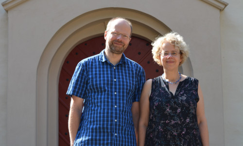 Pastorenehepaar Christian Ratz und Annette Baden-Ratz. Foto: Ev.-luth. Kirchenkreis Peine
