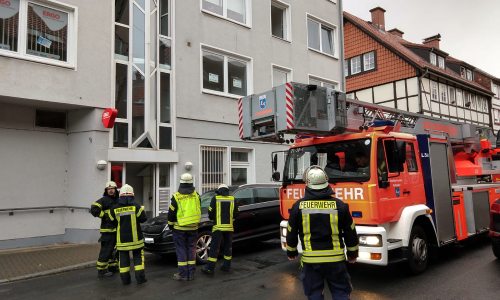 In der Neuen Straße kam es zu einem Feuerwehreinsatz. Fotos: Werner Heise