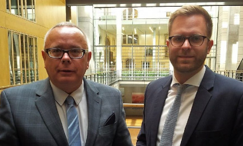 Dr. Adrian Haack (r.) begrüßte Andreas Meißler im Bundestag zum "Berliner Dialog". Foto: CDU