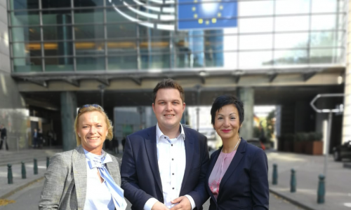 Dunja Kreiser, Philipp Raulfs und Immacolata Glosemeyer in Brüssel. Foto: SPD