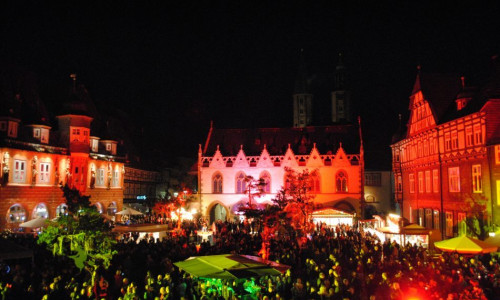 Der Marktplatz in Goslar verwandelt sich wieder in einen Hexenkessel. Foto: Goslar Marketing GmbH