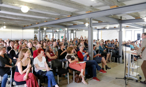 Bürgermeister Thomas Pink eröffnete die 14.Jahrestagung der Literarturübersetzer. Foto: Thorsten Raedlein
