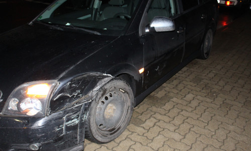 Leichter Sachschaden an einem Opel. Foto: Max Förster