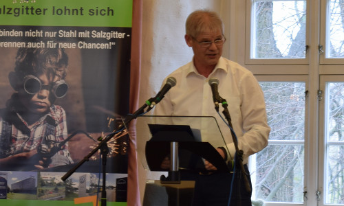 Oberbürgermeister Frank Klingebiel begrüßt die Teilnehmerinnen und Teilnehmer des Bezirksvertretertages. Foto: Stadt Salzgitter