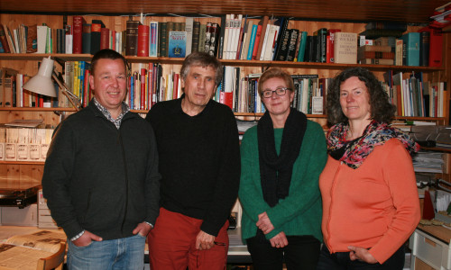 Jürgen Selke-Witzel, Jürgen Kumlehn, Ulrike Krause und Ghalia El  Boustami im Archiv von Jürgen Kumlehn. Foto: Grüne