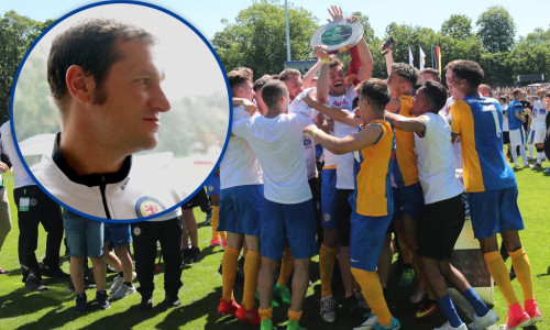 Größter Erfolg seit 50 Jahren war der Sieg im U19-DFB-Pokal. Wir sprachen mit Trainer Sascha Eickel. Foto: Agentur Hübner/Video: Jens Bartels