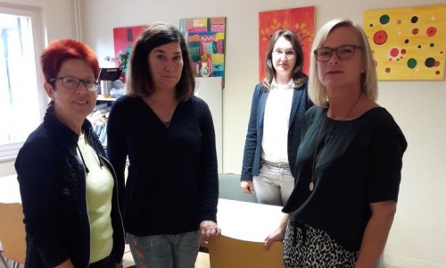 Von links: Sozialausschussmitglied Dörthe Weddige-Degenhard, Sabine Rieck, Tanja Hirschfeld, SPD-Landtagskandidatin Dunja Kreiser 
