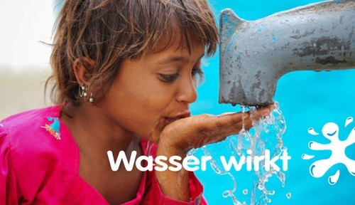 Der Gospelchor Braunschweig mit Band unter der Leitung von Eggo Fuhrmann unterstützt UNICEF Wasserprojekte. Foto: UNICEF