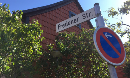 Die Fredener Straße ist Thema im Ortsrat am Mittwoch. Fotos: Alexander Dontscheff
