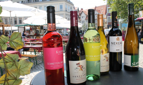 Ein Highlight am Wochenende: Der Weinmarkt auf dem Kohlmarkt. Symbolfoto: Archiv
