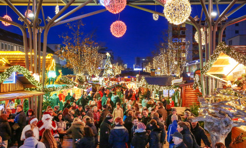 Der Weihnachtsmarkt ist gut besucht. Foto: WMG/Janina Snatzke