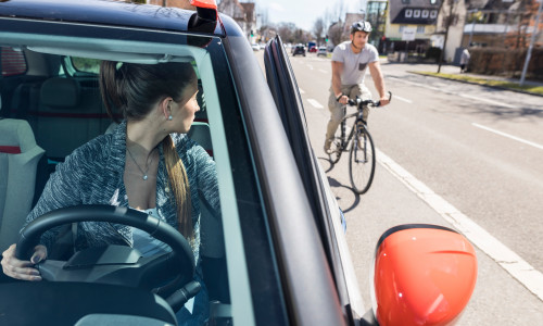 Gegenseitiger Respekt und Rücksichtnahme erhöhen die Verkehrssicherheit für Rad- und Autofahrer. Foto: ACE Auto Club Europa e.V.