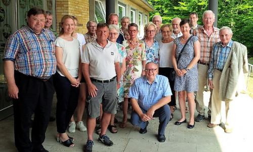 Die Besuchergruppe des CDU-Stadtverbandes freute sich auf die Führung mit Dr. Brage bei Der Wieden (3. v. r.). Foto: Staatsarchiv