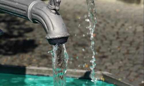 Kleine Erfrischung gefällig?
 Trinkwasserbrunnen sollen die Bürger erfrischen. Symbolfoto: pixabay