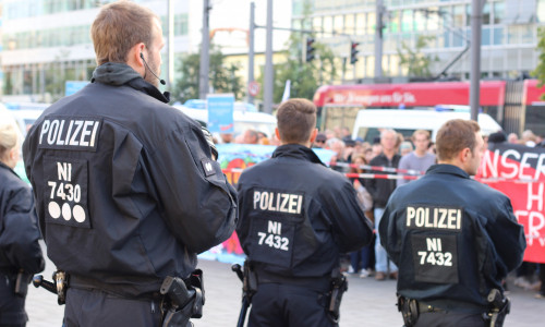 Hat Niedersachsens Polizei ein Rassismus-Problem? Das sagen unsere Abgeordneten.