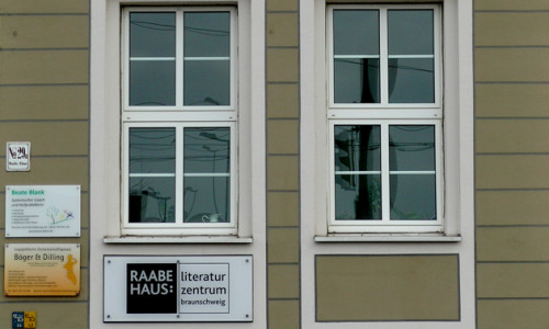 Auch im April stehen im Raabe-Haus etliche Veranstaltungen an. Foto: Andrè Ehlers