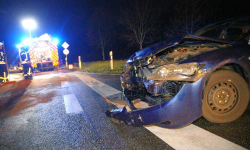 Bei dem Unfall am Donnerstagabend wurden beide Fahrzeugführer verletzt. Fotos: Rudolf Karliczek