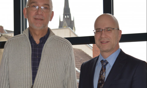 Dr. Volker Menke und Stefan Honrath freuen sich auf viele Besucher. Foto: Kirchenkreis Peine