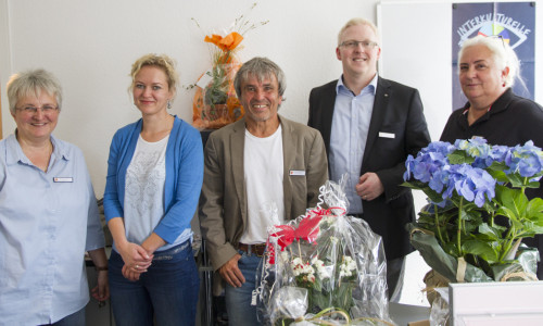 Von links: Sylja Baranowski (Verwaltungsleiterin), Tanja Pantazis (Vorstandsmitglied), Dr. Otmar Dyck (2. Vorsitzender), Falk Hensel (Vorsitzender) und Astrid Hunke (Leiterin der Frewilligenagentur)