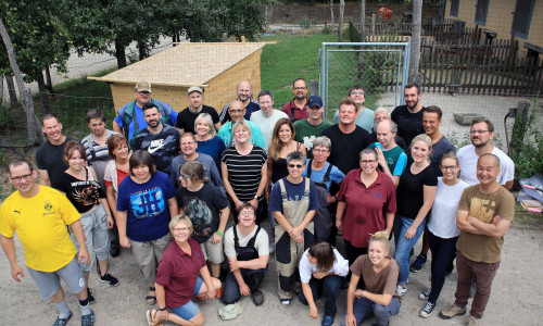 Gruppenbild mit Betriebsratsteam und Beschäftigten des Hofes. Fotos: VW-Betriebsrat
