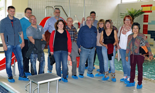 Die SPD-Ratsfraktion aus Helmstedt und Büddenstedt will sich für den Erhalt des Schwimmbads einsetzen. Fotos: SPD