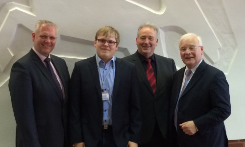 Von links: CDU-Fraktionschef Björn Thümler, Alexander Mütze, Frank Oesterhelweg und Landtagspräsident Bernd Busemann.   Foto: CDU