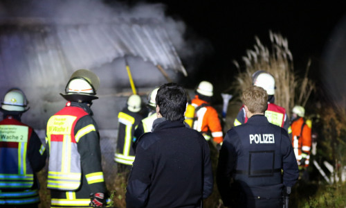 Durch den beherzten Einsatz der Kameraden konnte der Brand gelöscht werden. Video/Fotos: Rudolf Karliczek