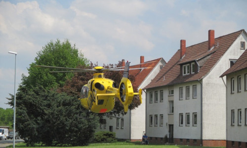 Am Donnerstag landete der Rettungshubschrauber Christoph 30 in der Braunschweiger Straße in Langelsheim. Foto: Polizei