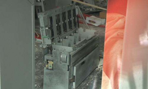 Die Automaten, sowie der Vorraum der Bankfiliale wurden erheblich beschädigt. Fotos/Video: 24-7aktuell(BM)