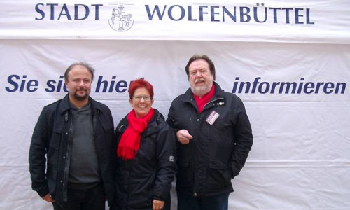Musa Irilci, Dörthe Weddige-Degenhardt und Heinz-Rainer Bosse stellen sich zum Bürgergespräch Foto: SPD