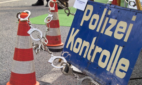 Die Polizei führte eine Verkehrsüberwachung am Löwenwall durch. Symbolfoto: Polizei
