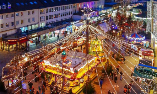 Den Wolfsburger Weihnachtsmarkt kann man in diesem Jahr auch von oben erleben. Foto Janina Snatzke