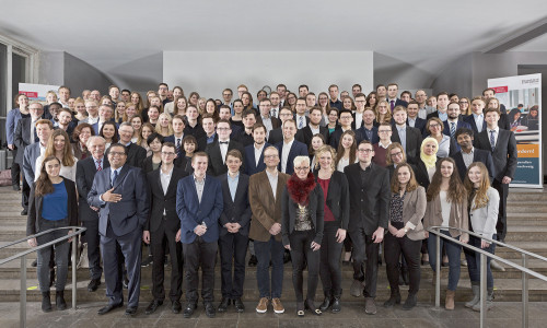 Die Stipendiaten des Deutschlandstipendiums mit ihren Förderern. Foto: Andreas Bormann/TU Braunschweig