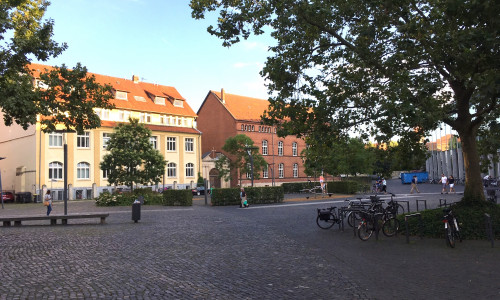 Am äußeren Erscheinungsbild des Herzogin-Anna-Amalia-Platzes wird sich wohl vorerst nichts ändern. Foto: Alexander Dontscheff